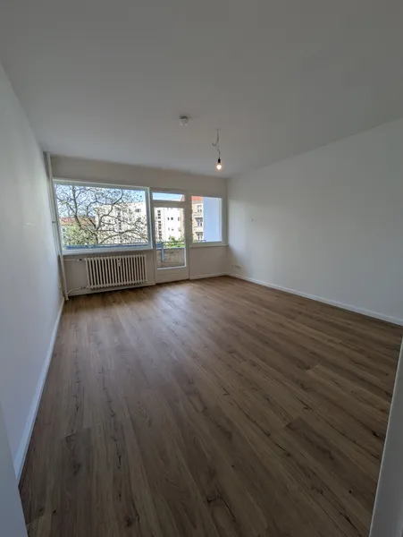 2 Zimmer Apartment mit Balkon im Herzen von Weißensee — photo 1